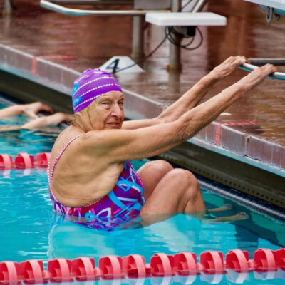Nadadora norte-americana entra para a história ao estabelecer o primeiro recorde mundial da categoria 105-109 anos no Masters